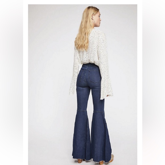 FREE PEOPLE Extra Wide Flare High Rise Boho Country Just Float On Jean 31 Short - Picture 2 of 6